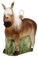 Blickfang: Ein filigranes Christbaum-Pony, das Eleganz verströmt.